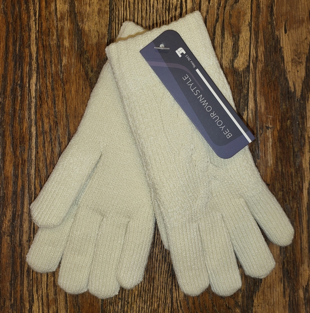 Be Your Own Style Ivory Gloves